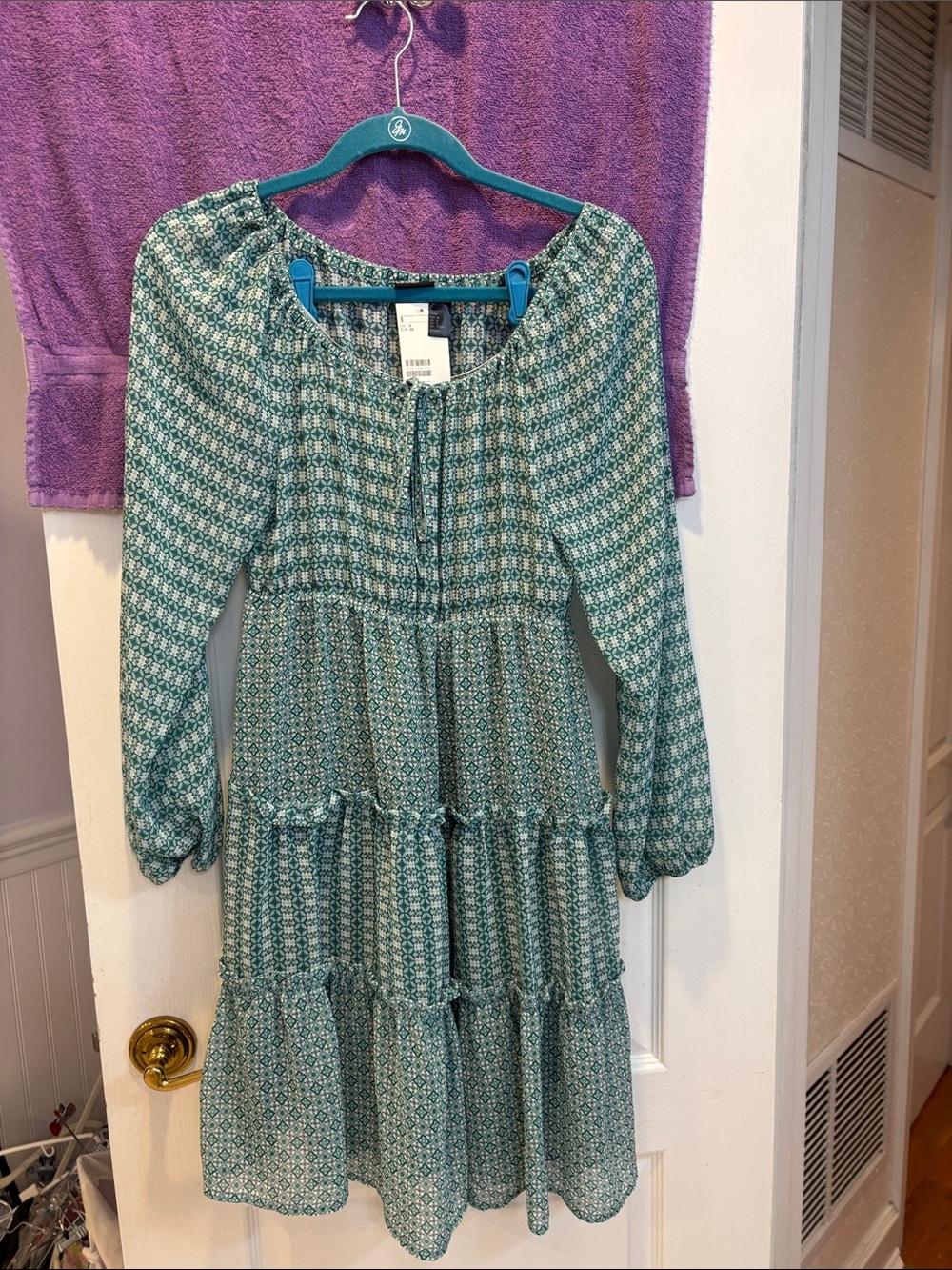 NWT H&M Green Printed Long Sleeve Tiered Midi Dress